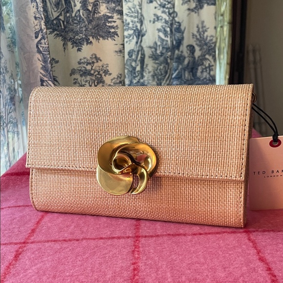 Ted Baker Beige Clutch with Gold Floral Clasp - Picture 13 of 13